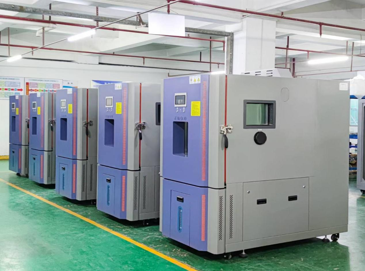 300度高溫老化試驗(yàn)箱送貨深圳客戶公司